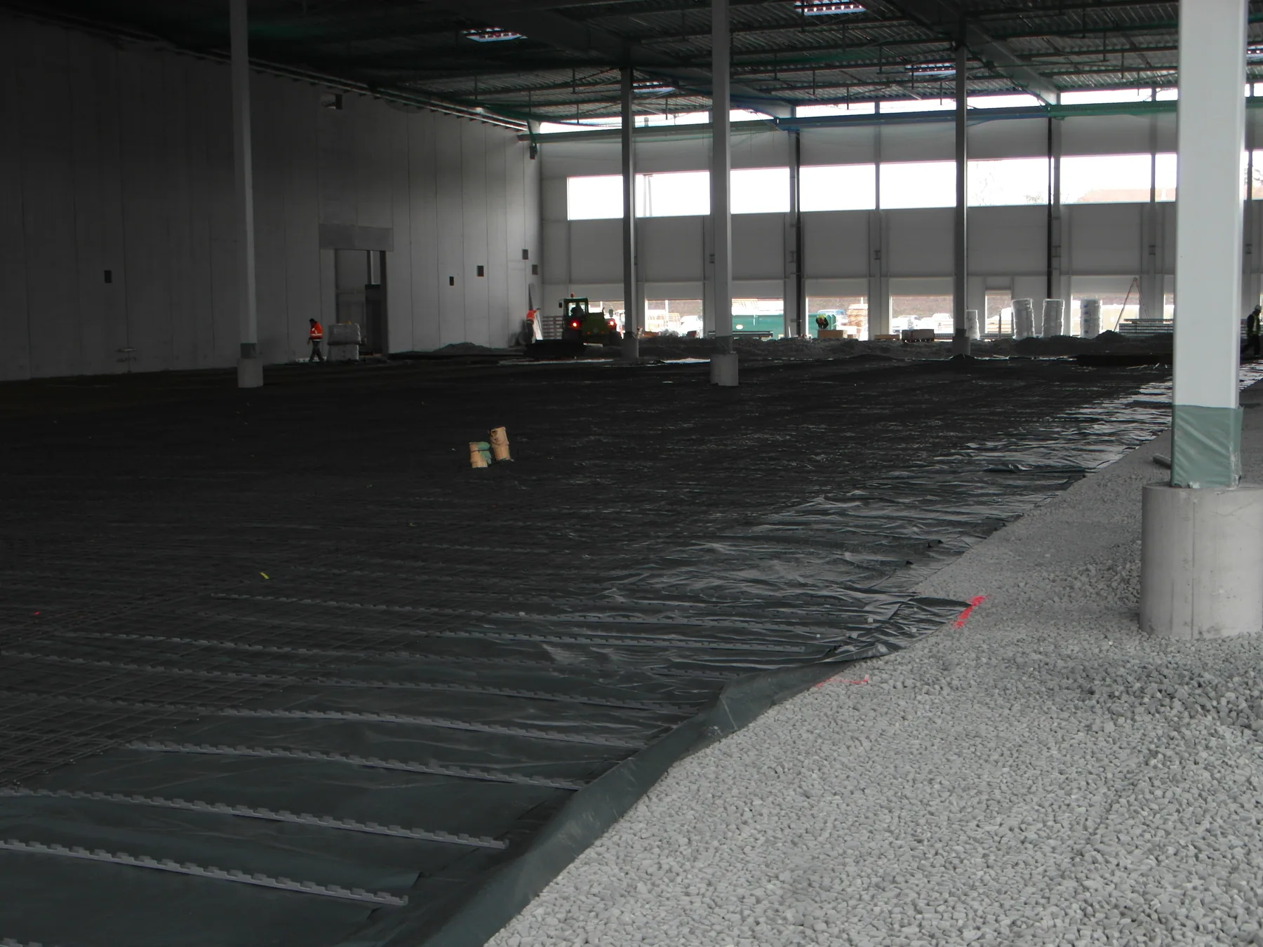 Isolation MISAPOR sous dallage - Construction d'un centre logistique pour magasin LIDL à CH-1541 Sévaz - photo de chantier 13