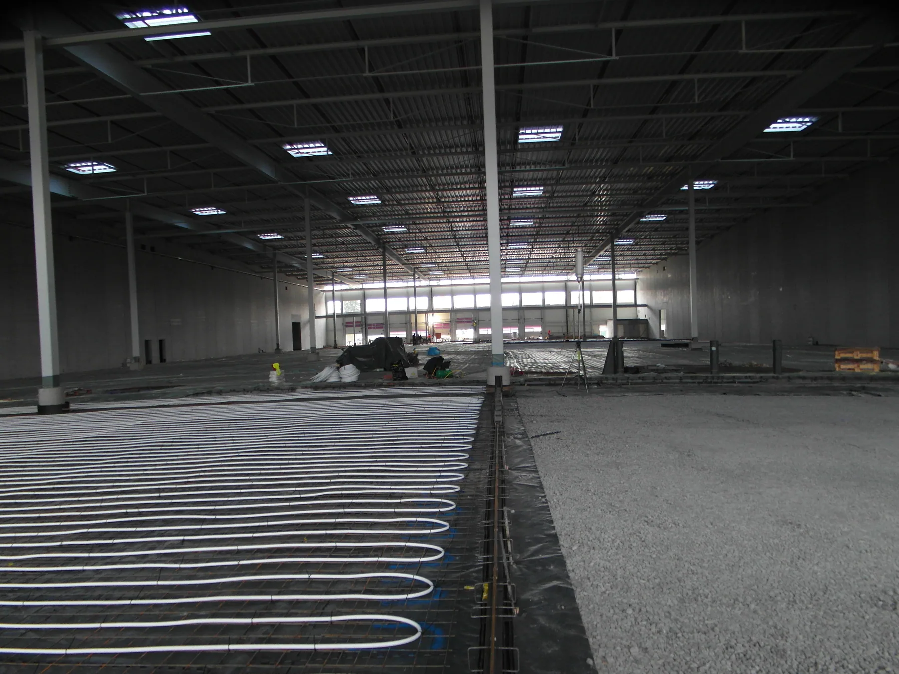 Isolation MISAPOR sous dallage - Construction d'un centre logistique pour magasin LIDL à CH-1541 Sévaz - photo de chantier 17