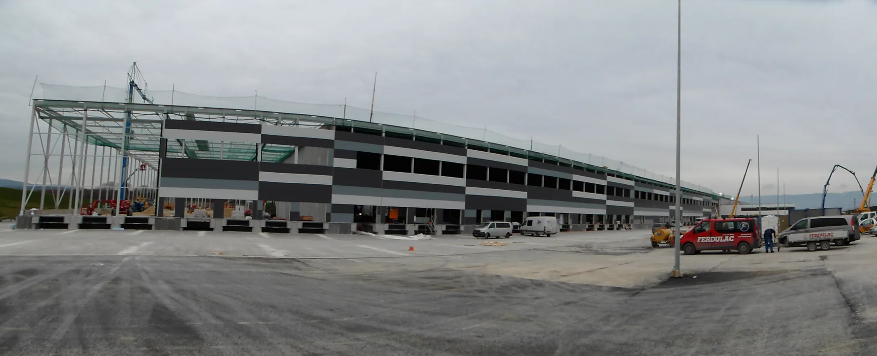 Isolation MISAPOR sous dallage - Construction d'un centre logistique pour magasin LIDL à CH-1541 Sévaz - photo de chantier 24