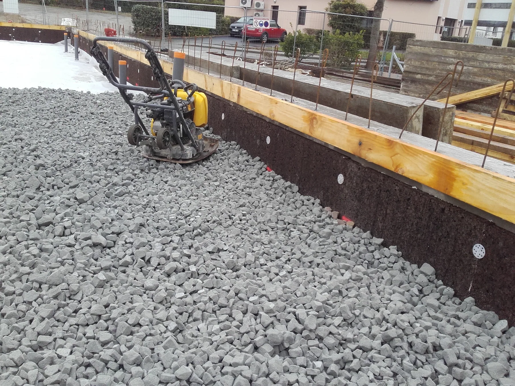 Isolation MISAPOR sous dallage - Construction MAISON DE LA SANTE 35770 Vern-sur-Seiche - photo de chantier 03