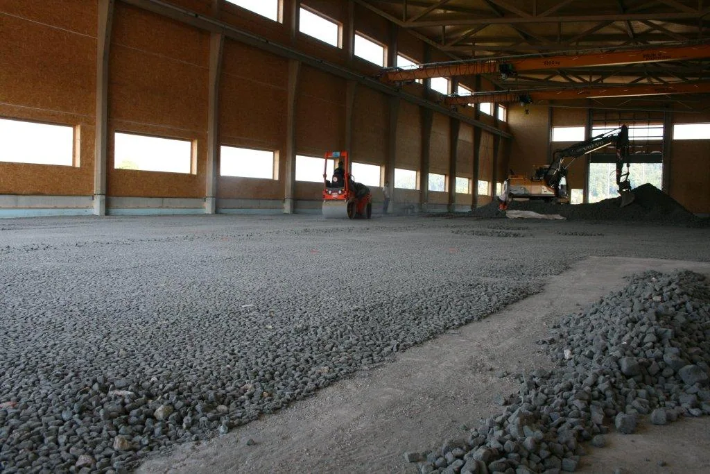 Isolation MISAPOR sous dallage - Construction MENUISERIE à CH-3236 Gampelen - photo de chantier 09