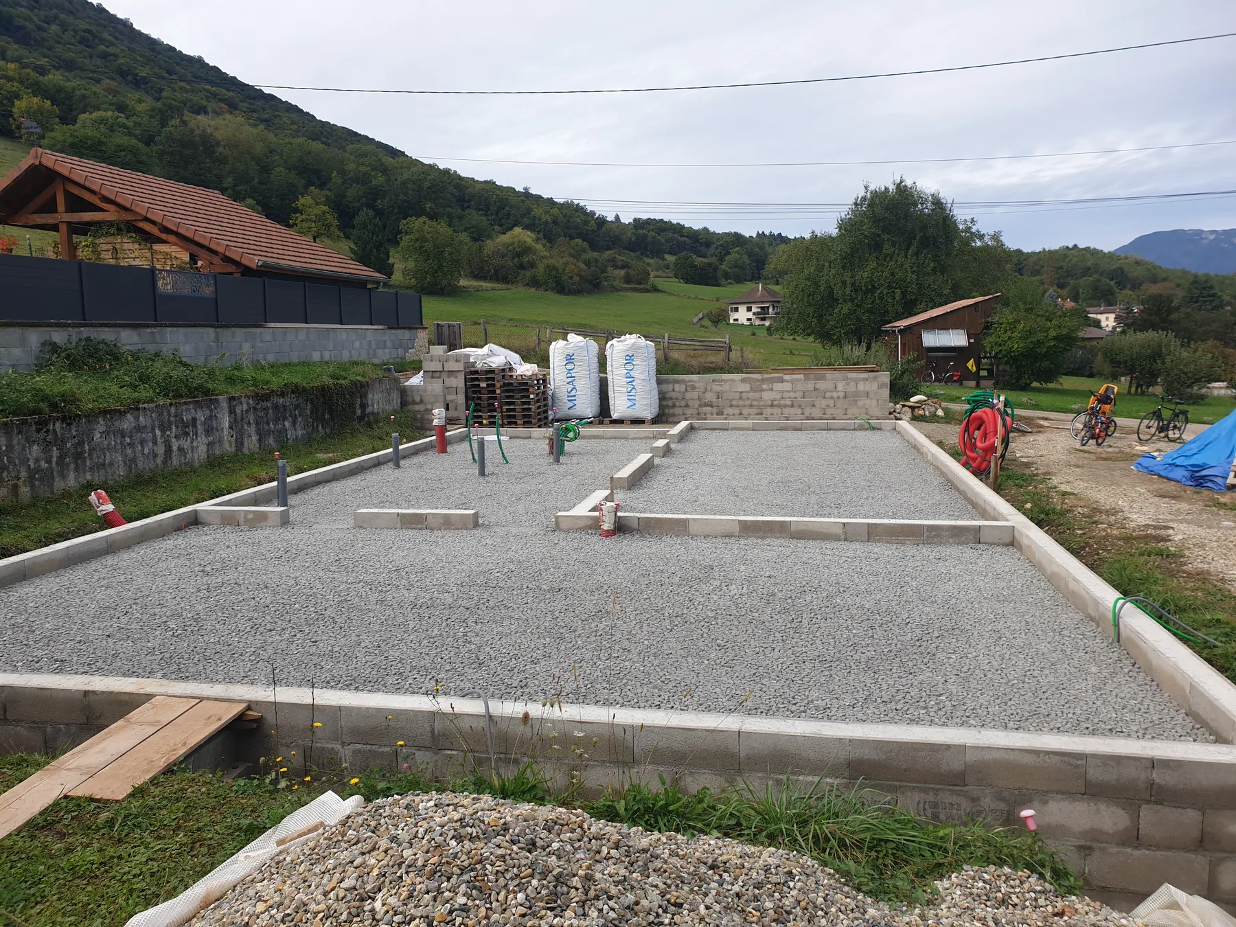 Isolation MISAPOR sous dallage - Maison 73 allée de la perrière 38530 BARRAUX - photo de chantier 17