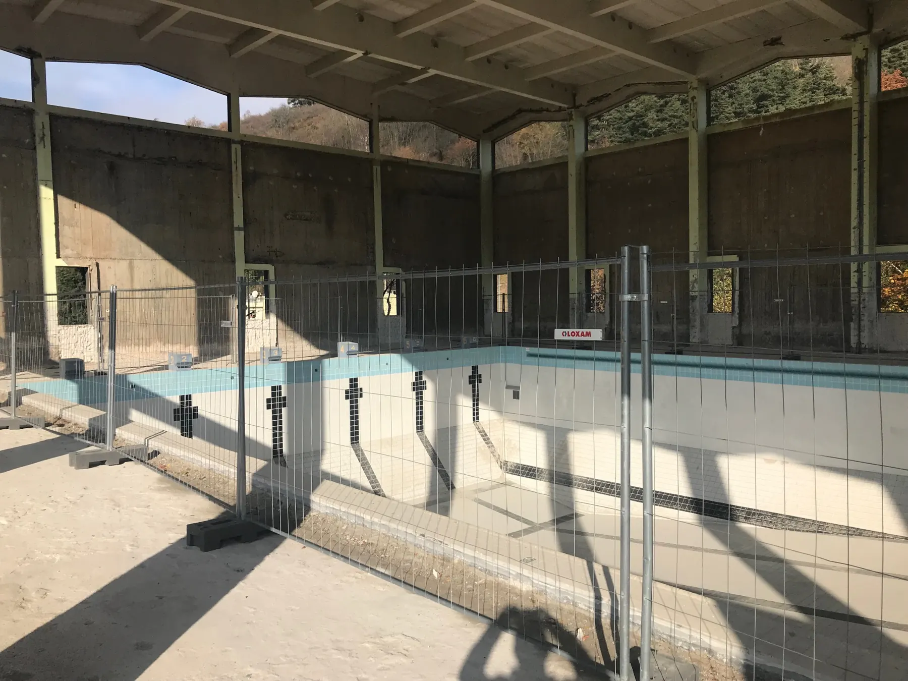 Travaux de rénovation d’une piscine publique au Chambon-Feugerolles